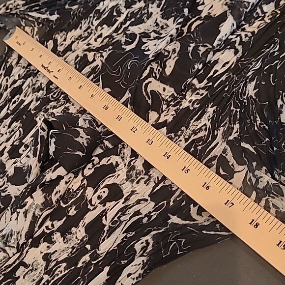 Allison Taylor sz L sheer pleated chiffon 100% polyester - Picture 8 of 13
